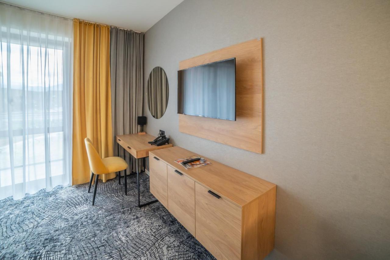 Lux Apartman V Hoteli Akvamarin Bešeňová Eksteriør bilde