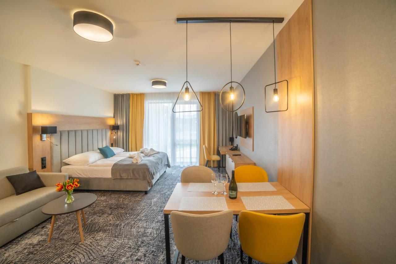 Lux Apartman V Hoteli Akvamarin Bešeňová Eksteriør bilde